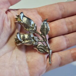 Celebrity NY Silver Tone Two Rose Textured Brooch Vintage